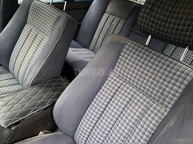 Mercedes E 260 1990, 175,000 km - 2.6 l - Bakı