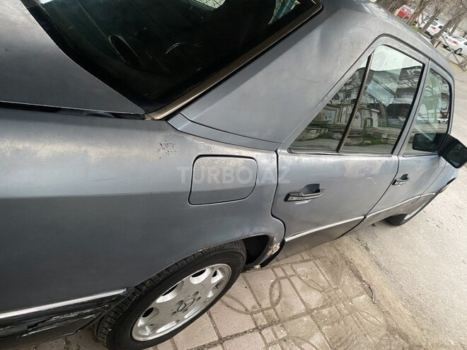 Mercedes E 260 1990, 175,000 km - 2.6 l - Bakı