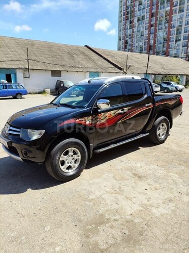 Mitsubishi L200 2012, 186,900 km - 2.5 l - Bakı