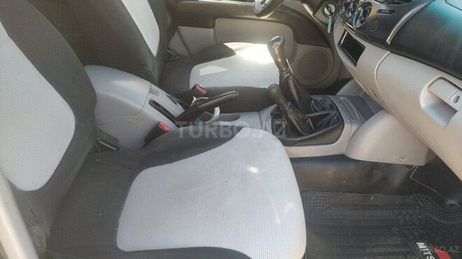Mitsubishi L200 2012, 186,900 km - 2.5 l - Bakı