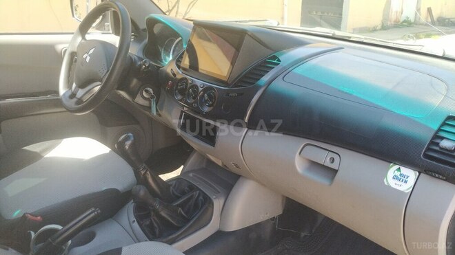 Mitsubishi L200 2012, 186,900 km - 2.5 l - Bakı