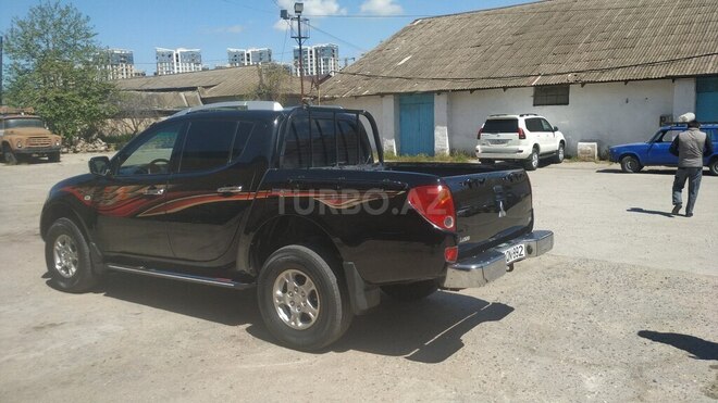 Mitsubishi L200 2012, 186,900 km - 2.5 l - Bakı