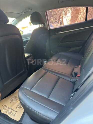 Hyundai Avante 2018, 182,000 km - 1.6 l - Bakı