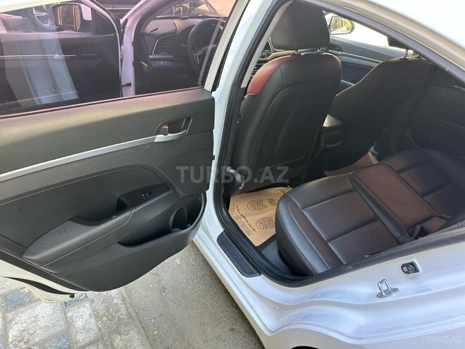 Hyundai Avante 2018, 182,000 km - 1.6 l - Bakı