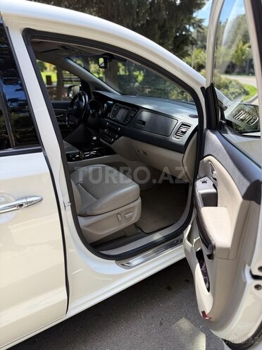 Kia Carnival-6