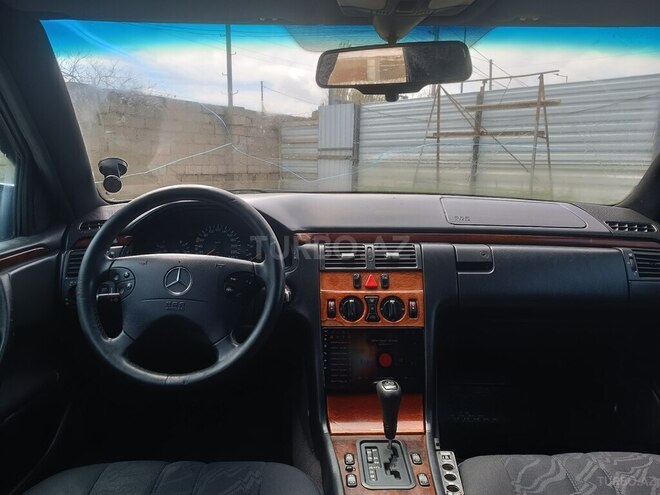 Mercedes E 200 1996, 250,000 km - 2.0 л - Bakı