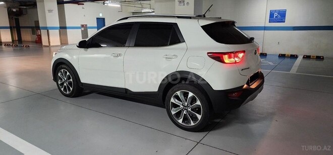 Kia Stonic 2017, 168,000 km - 1.6 l - Şəki