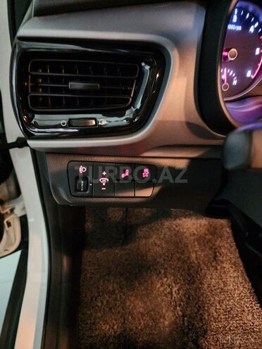 Kia Stonic 2017, 168,000 km - 1.6 l - Şəki