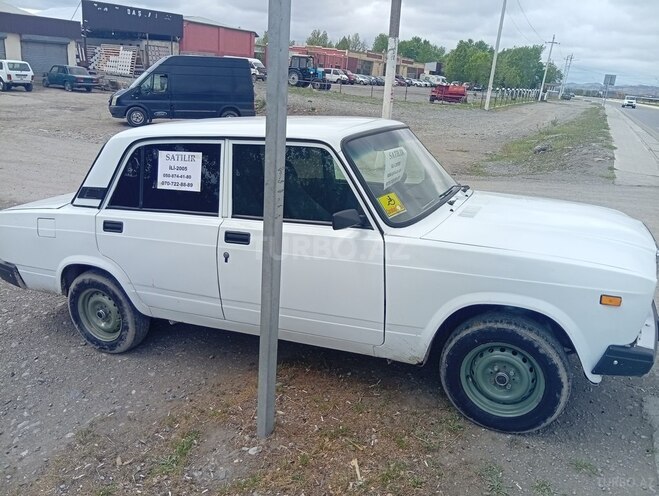 LADA (VAZ) 2107 2005, 40,000 km - 1.5 l - Yevlax