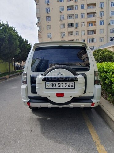 Mitsubishi Pajero 2011, 208,000 km - 3.5 l - Bakı