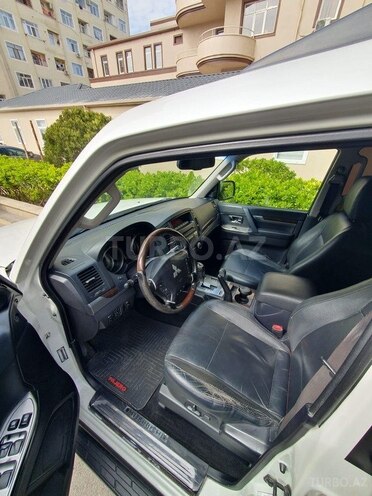 Mitsubishi Pajero 2011, 208,000 km - 3.5 l - Bakı