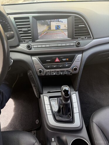 Hyundai Avante 2016, 195,485 km - 1.6 л - Bakı