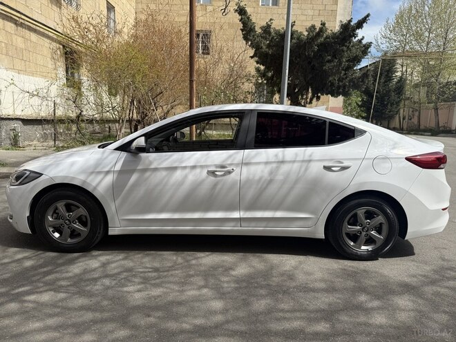 Hyundai Avante 2016, 195,485 km - 1.6 л - Bakı