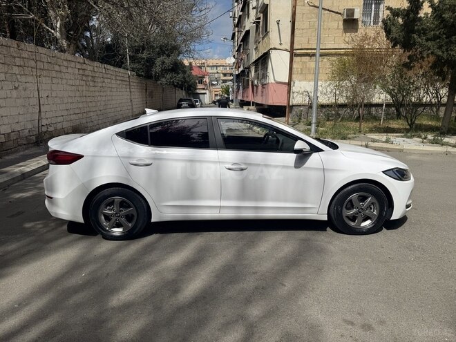 Hyundai Avante 2016, 195,485 km - 1.6 л - Bakı