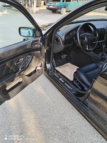 BMW 528 1999, 468,763 km - 2.8 l - Quba