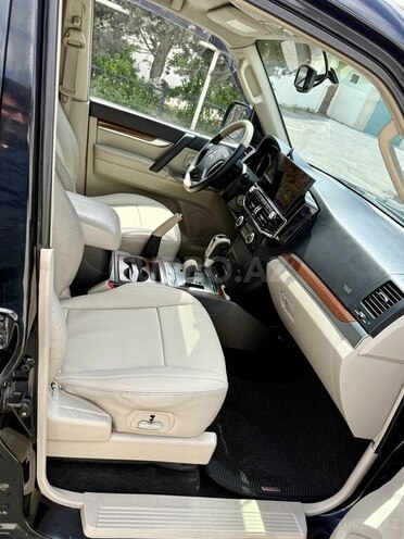 Mitsubishi Pajero-14