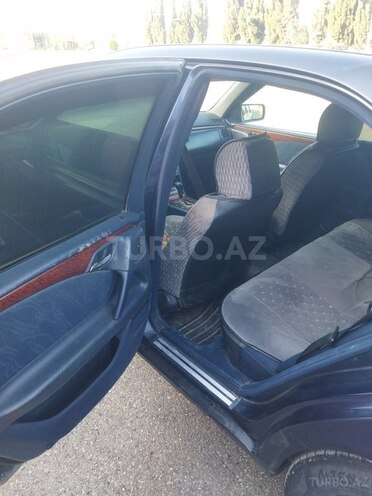 Mercedes E 220 d 1998, 389,000 km - 2.2 l - Gəncə