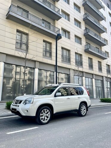 Nissan X-Trail 2013, 233,000 km - 2.5 l - Bakı