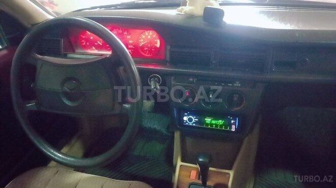 Mercedes 190 1990, 473,000 km - 2.0 л - Quba
