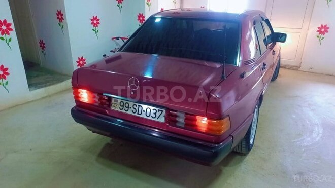 Mercedes 190 1990, 473,000 km - 2.0 л - Quba