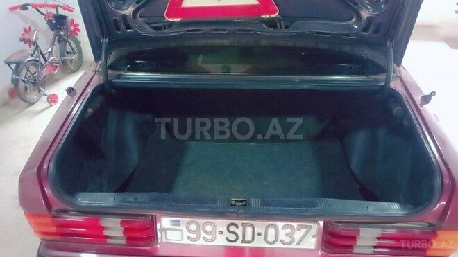 Mercedes 190 1990, 473,000 km - 2.0 л - Quba