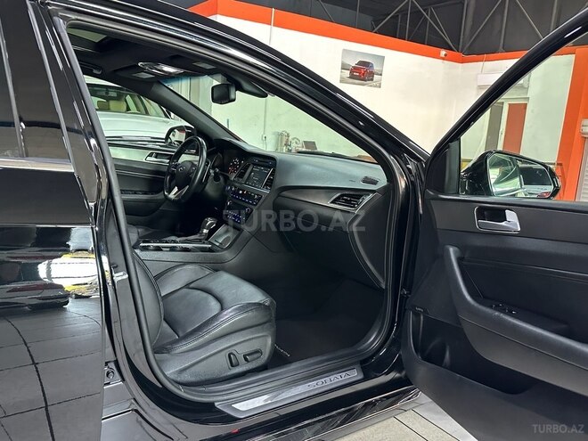 Hyundai Sonata-16