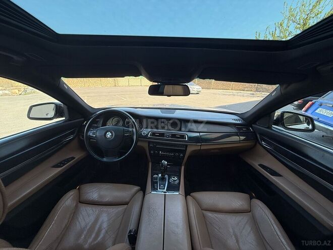BMW 750 2009, 242,400 km - 4.4 l - Bakı