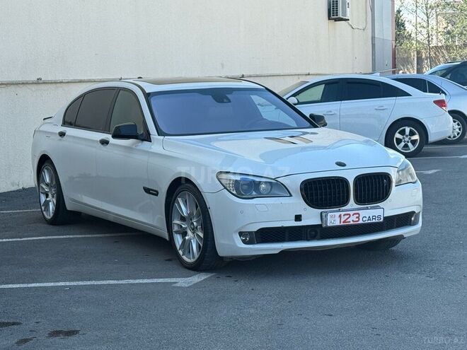 BMW 750 2009, 242,400 km - 4.4 l - Bakı