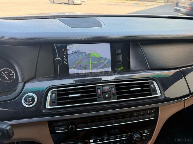 BMW 750 2009, 242,400 km - 4.4 l - Bakı