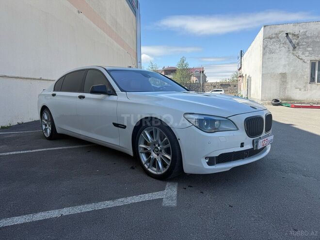 BMW 750 2009, 242,400 km - 4.4 l - Bakı