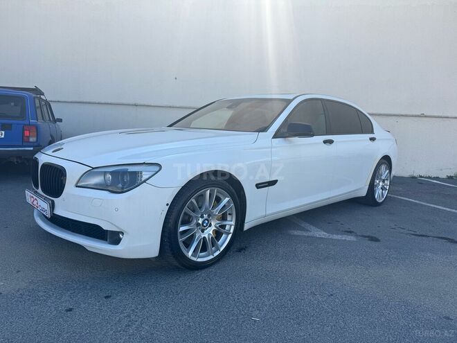 BMW 750 2009, 242,400 km - 4.4 l - Bakı