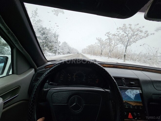 Mercedes C 230 1999, 370,149 km - 2.3 l - Beyləqan
