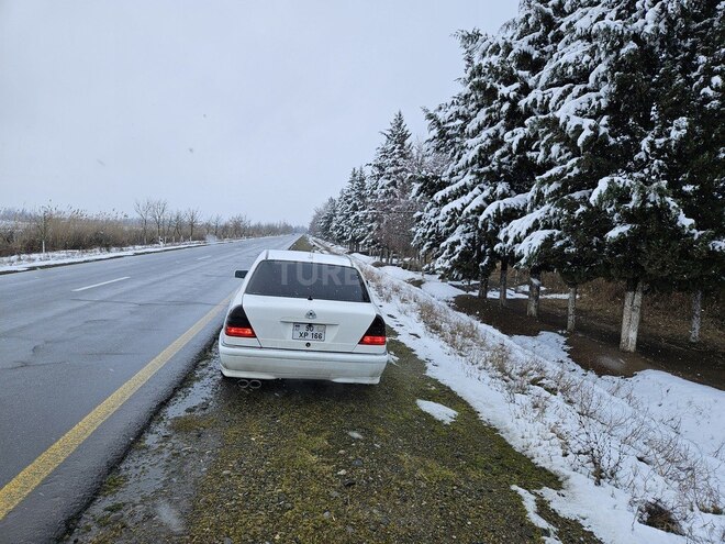 Mercedes C 230 1999, 370,149 km - 2.3 l - Beyləqan
