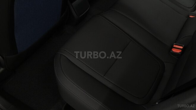 Volvo EX30-13