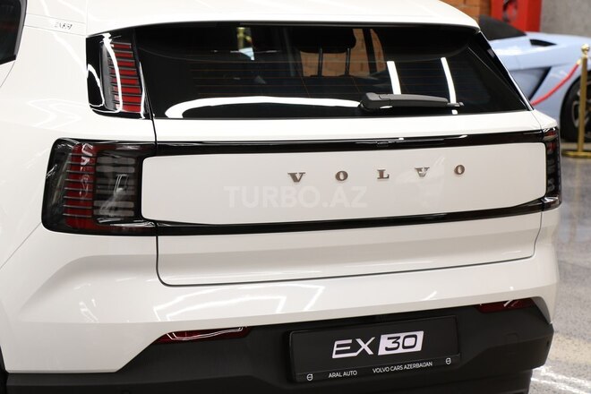 Volvo EX30-10