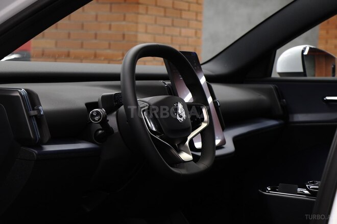 Volvo EX30-18