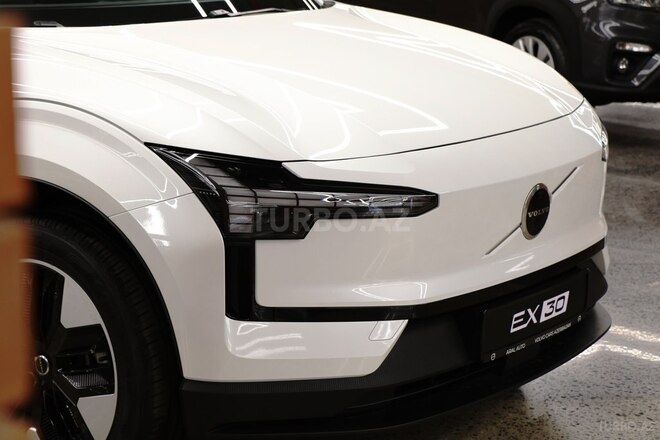 Volvo EX30-6
