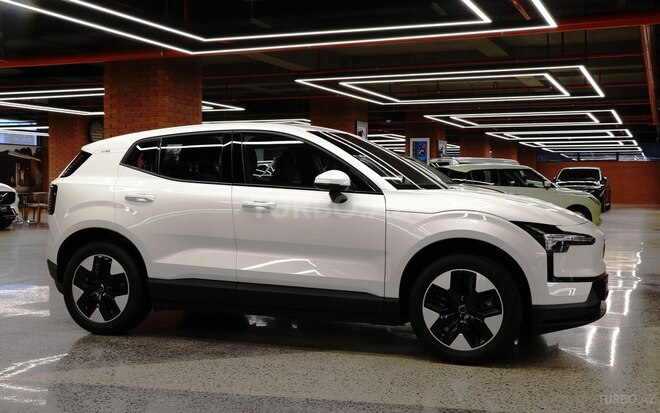 Volvo EX30-5