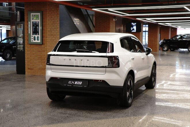 Volvo EX30-8