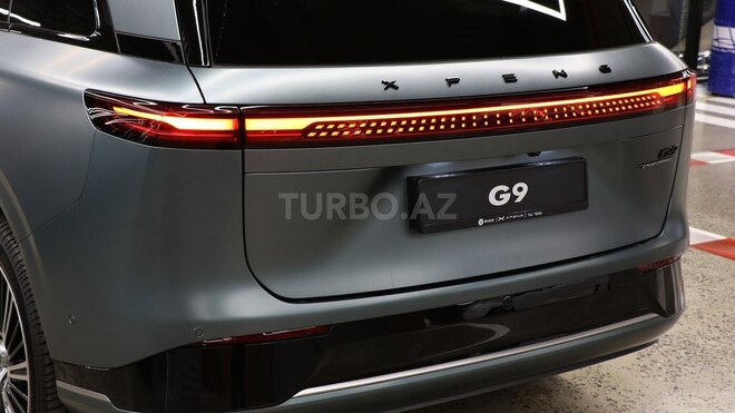 XPeng G9-7