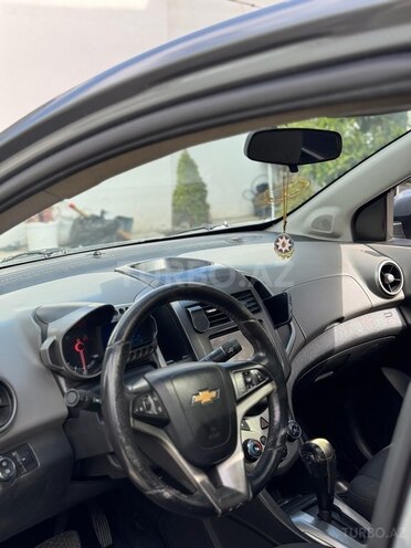 Chevrolet Aveo-12