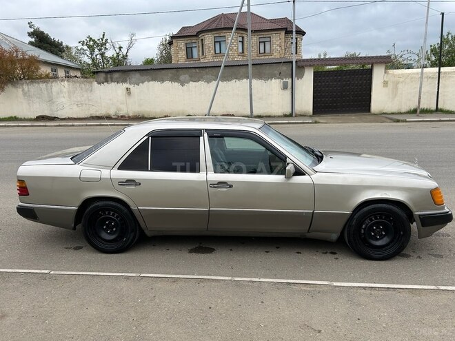 Mercedes E 250 1990, 547,542 km - 2.5 l - Tovuz
