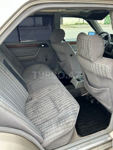 Mercedes E 250 1990, 547,542 km - 2.5 l - Tovuz