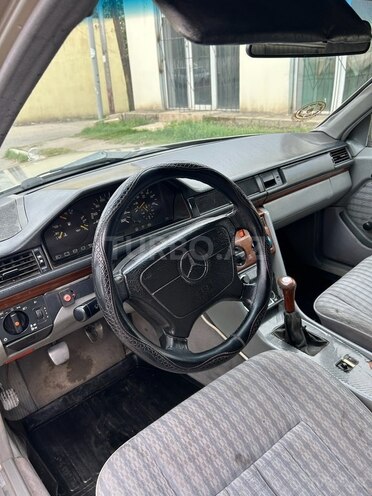 Mercedes E 250 1990, 547,542 km - 2.5 l - Tovuz