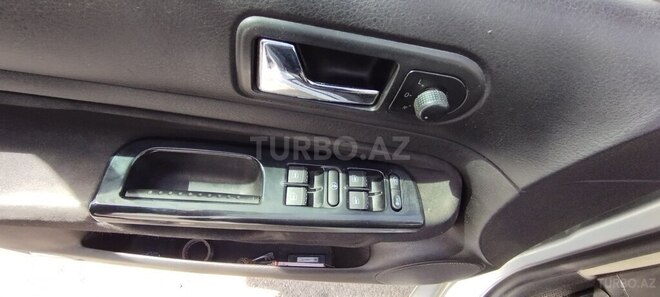 Volkswagen Golf 2001, 366,220 km - 1.6 l - Bakı