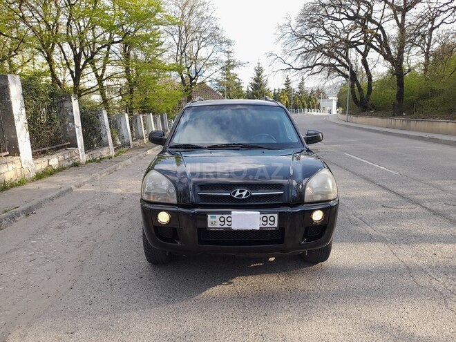 Hyundai Tucson 2008, 250,000 km - 2.0 l - Qusar