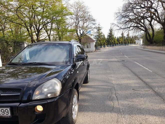 Hyundai Tucson 2008, 250,000 km - 2.0 l - Qusar