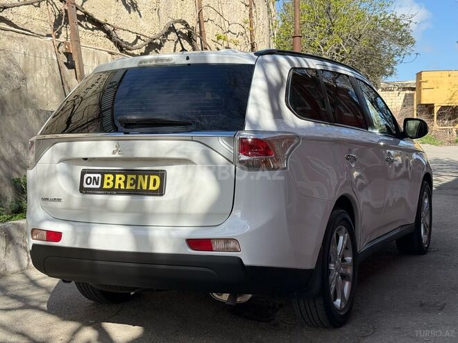 Mitsubishi Outlander-9