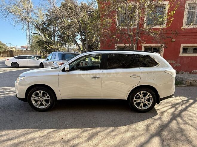Mitsubishi Outlander-7