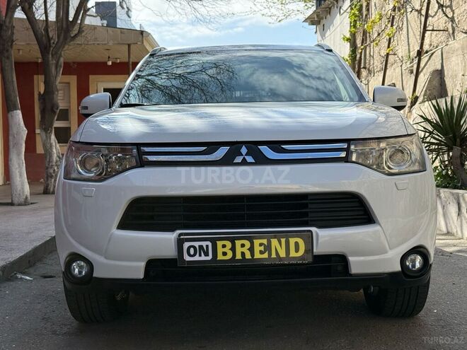 Mitsubishi Outlander-3